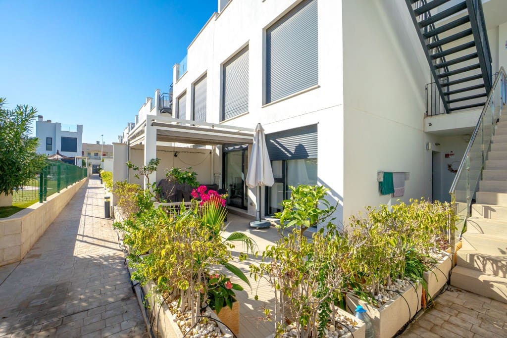 3 soverom Leilighet til salgs i Punta Prima med svømmebasseng - € 295 000 (Ref: 9433140)