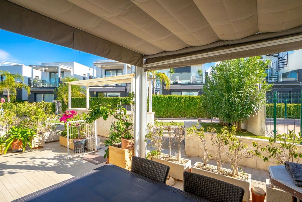 3 soverom Leilighet til salgs i Punta Prima med svømmebasseng - € 295 000 (Ref: 9433140)