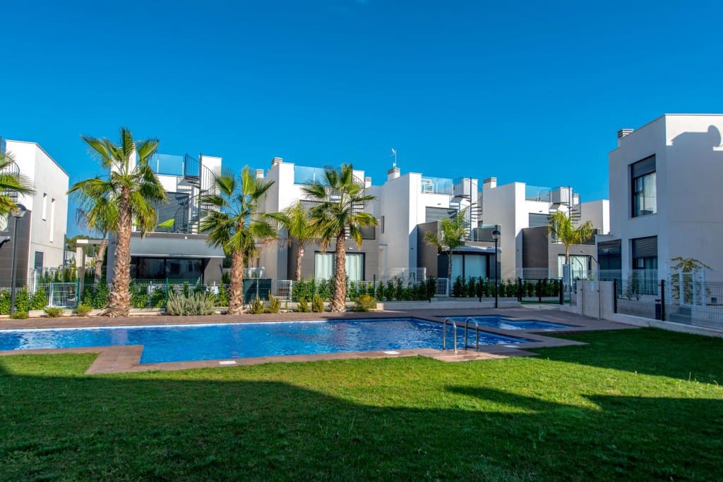 3 soverom Leilighet til salgs i Punta Prima med svømmebasseng - € 295 000 (Ref: 9433140)