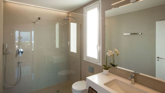 4 makuuhuone Huvila myytävänä paikassa Ciudad Quesada, Rojales mukana uima-altaan 
autotalli - 699 750 € (Ref: 9433143)