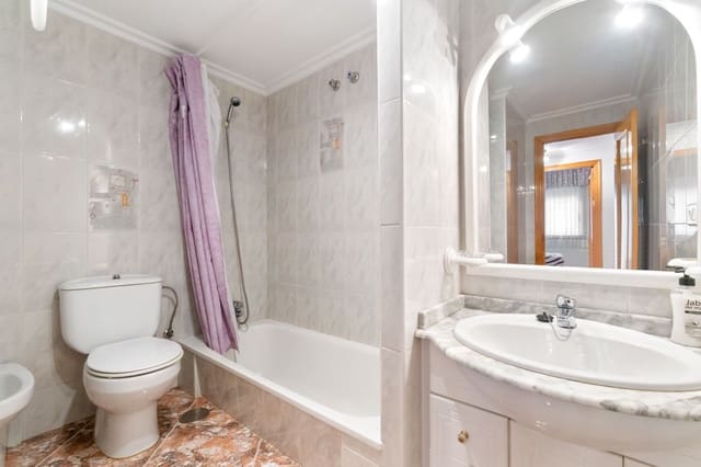 3 slaapkamer Appartement te koop in Torrevieja met garage - € 206.900 (Ref: 9439539)