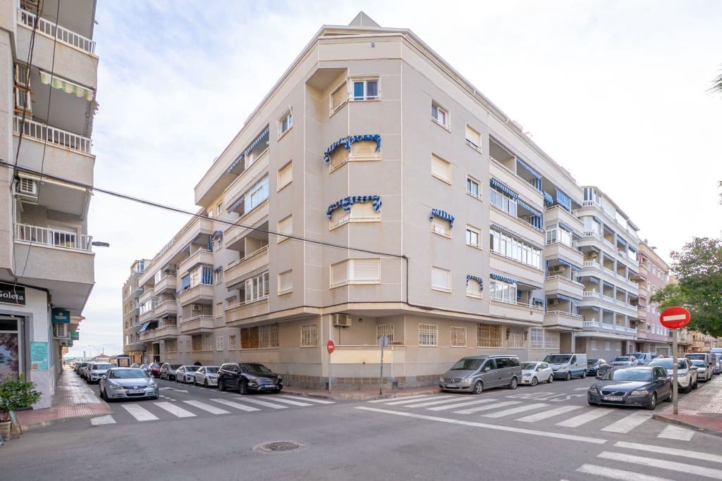 3 slaapkamer Appartement te koop in Torrevieja met garage - € 206.900 (Ref: 9439539)