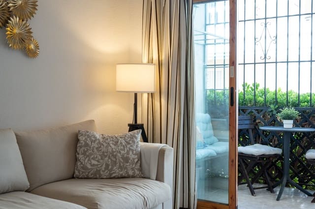 2 sovrum Lägenhet till salu i Nerja med pool - 350 000 € (Ref: 9445861)