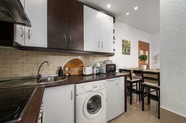 2 sovrum Lägenhet till salu i Nerja med pool - 350 000 € (Ref: 9445861)