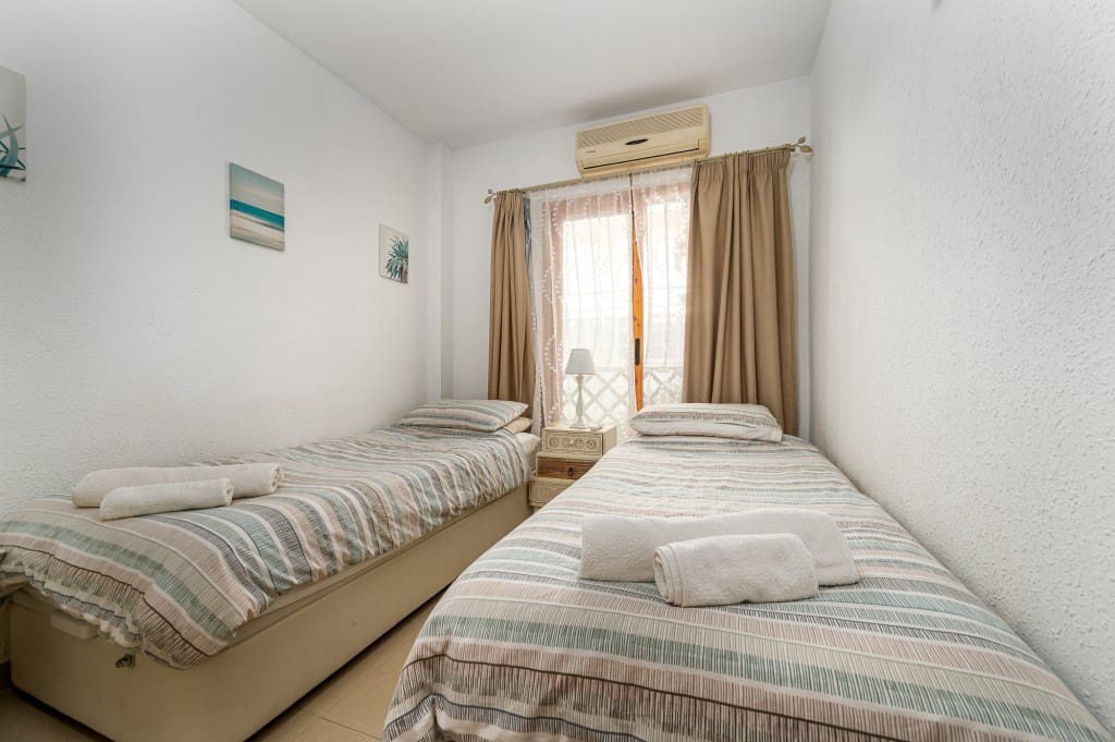 2 sovrum Lägenhet till salu i Nerja med pool - 350 000 € (Ref: 9445861)