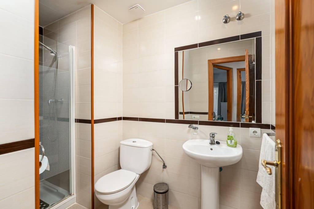 2 sovrum Lägenhet till salu i Nerja med pool - 350 000 € (Ref: 9445861)