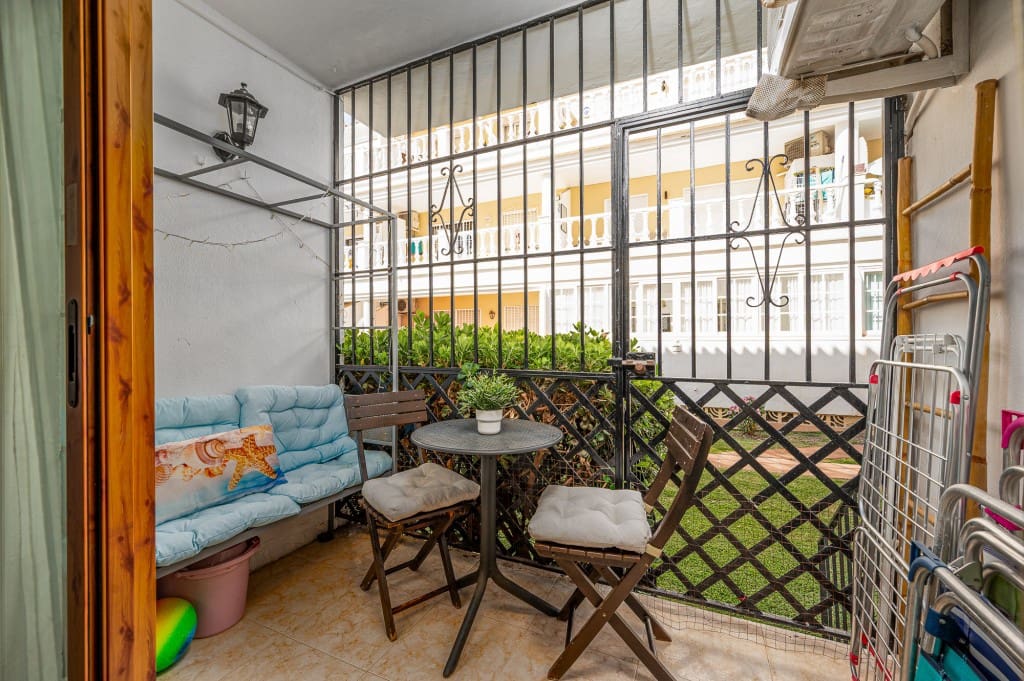 2 sovrum Lägenhet till salu i Nerja med pool - 350 000 € (Ref: 9445861)