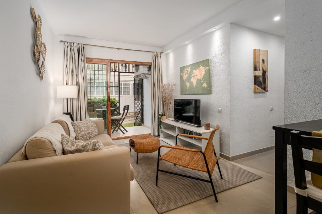 2 bedroom Apartment for sale in Nerja with pool - € 350,000 (Ref: 9445861)