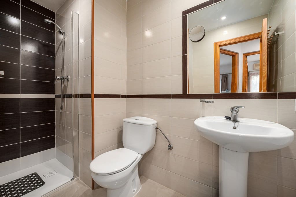 2 bedroom Apartment for sale in Nerja with pool - € 350,000 (Ref: 9445861)