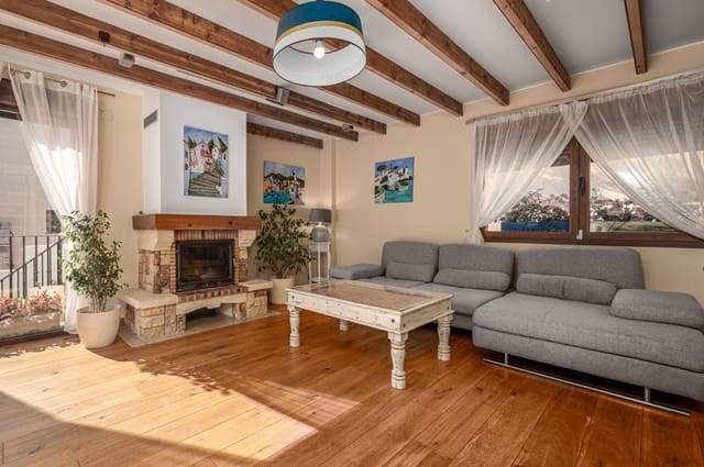 4 soverom Villa til salgs i Nerja med svømmebasseng - € 1 300 000 (Ref: 9445862)