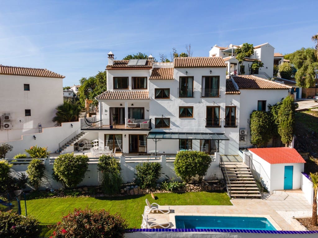 4 soverom Villa til salgs i Nerja med svømmebasseng - € 1 300 000 (Ref: 9445862)