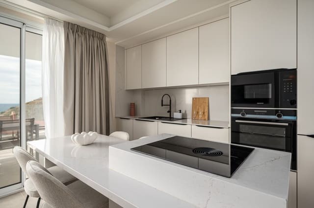 2 makuuhuone Huoneisto myytävänä paikassa Nerja mukana uima-altaan - 502 900 € (Ref: 9448875)