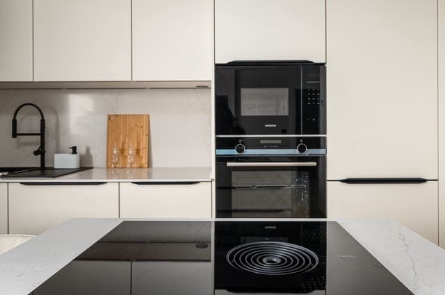 2 makuuhuone Huoneisto myytävänä paikassa Nerja mukana uima-altaan - 502 900 € (Ref: 9448875)