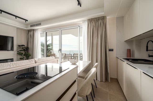 2 makuuhuone Huoneisto myytävänä paikassa Nerja mukana uima-altaan - 502 900 € (Ref: 9448875)