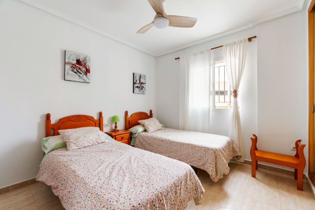 2 soverom Hus til salgs i Playa Flamenca med svømmebasseng garasje - € 265 000 (Ref: 9448876)