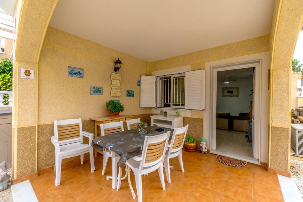 2 soverom Hus til salgs i Playa Flamenca med svømmebasseng garasje - € 265 000 (Ref: 9448876)