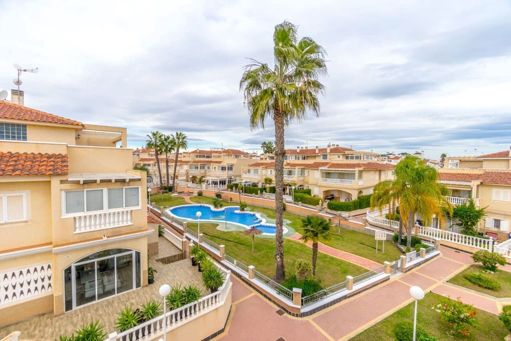 2 soverom Hus til salgs i Playa Flamenca med svømmebasseng garasje - € 265 000 (Ref: 9448876)