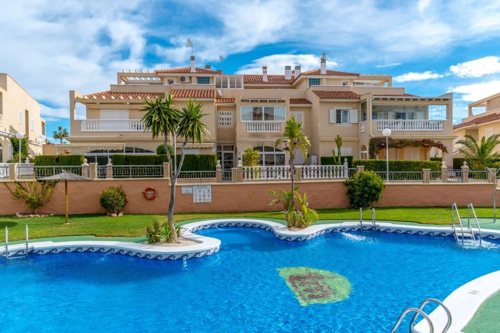 2 soverom Hus til salgs i Playa Flamenca med svømmebasseng garasje - € 265 000 (Ref: 9448876)