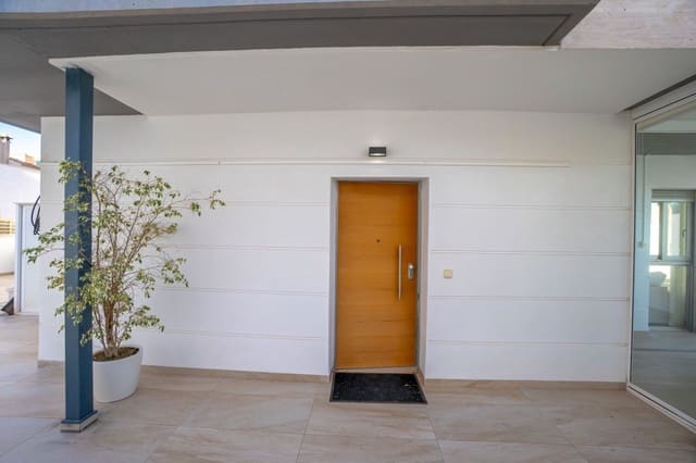 4 soverom Kjedet enebolig til salgs i Villamartin, Orihuela med svømmebasseng - € 499 900 (Ref: 9450246)