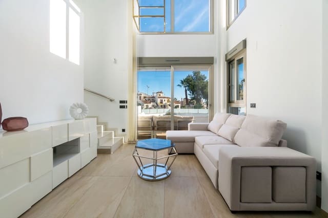 4 soverom Kjedet enebolig til salgs i Villamartin, Orihuela med svømmebasseng - € 499 900 (Ref: 9450246)