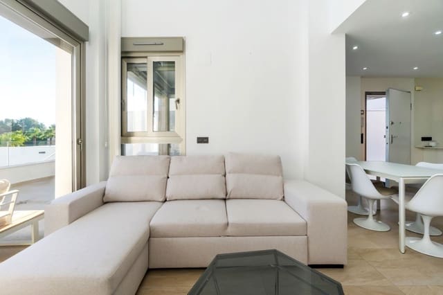 4 soverom Kjedet enebolig til salgs i Villamartin, Orihuela med svømmebasseng - € 499 900 (Ref: 9450246)