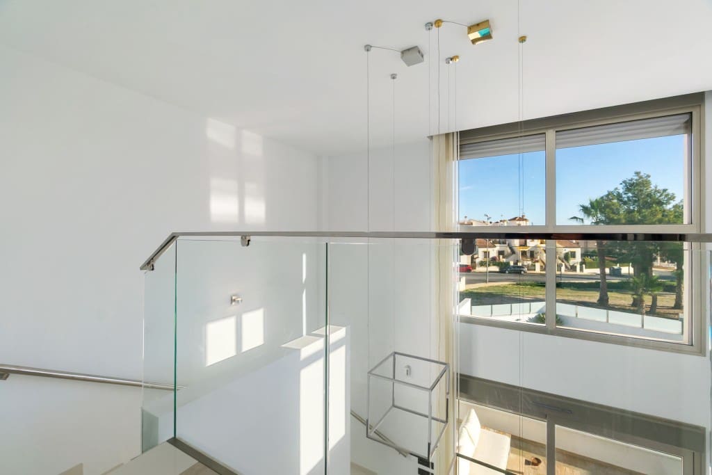 4 soverom Kjedet enebolig til salgs i Villamartin med svømmebasseng - € 499 900 (Ref: 9450246)