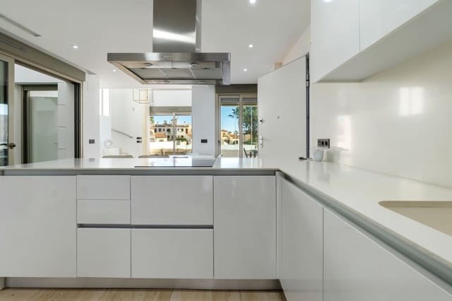 4 soverom Kjedet enebolig til salgs i Villamartin, Orihuela med svømmebasseng - € 499 900 (Ref: 9450246)