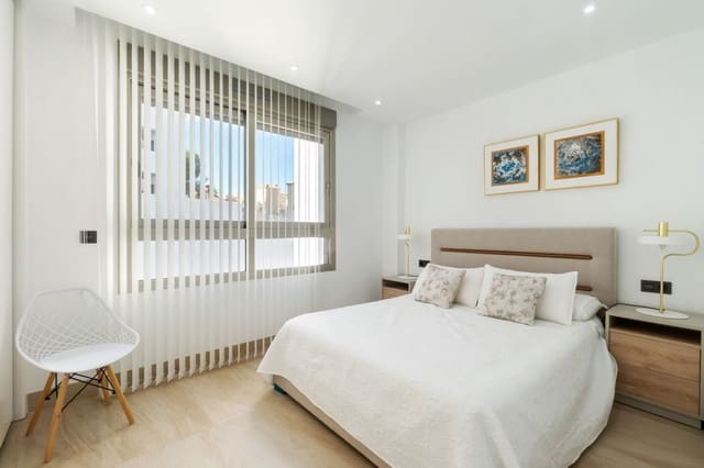 4 soverom Kjedet enebolig til salgs i Villamartin, Orihuela med svømmebasseng - € 499 900 (Ref: 9450246)