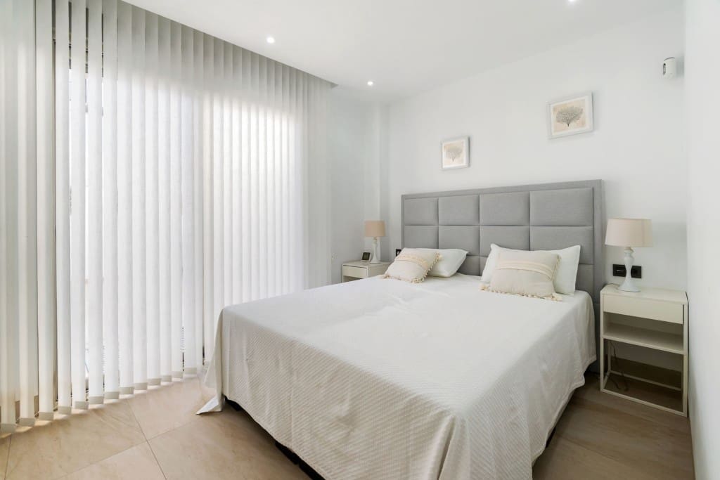 4 soverom Kjedet enebolig til salgs i Villamartin med svømmebasseng - € 499 900 (Ref: 9450246)