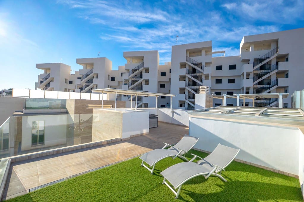 4 soverom Kjedet enebolig til salgs i Villamartin med svømmebasseng - € 499 900 (Ref: 9450246)