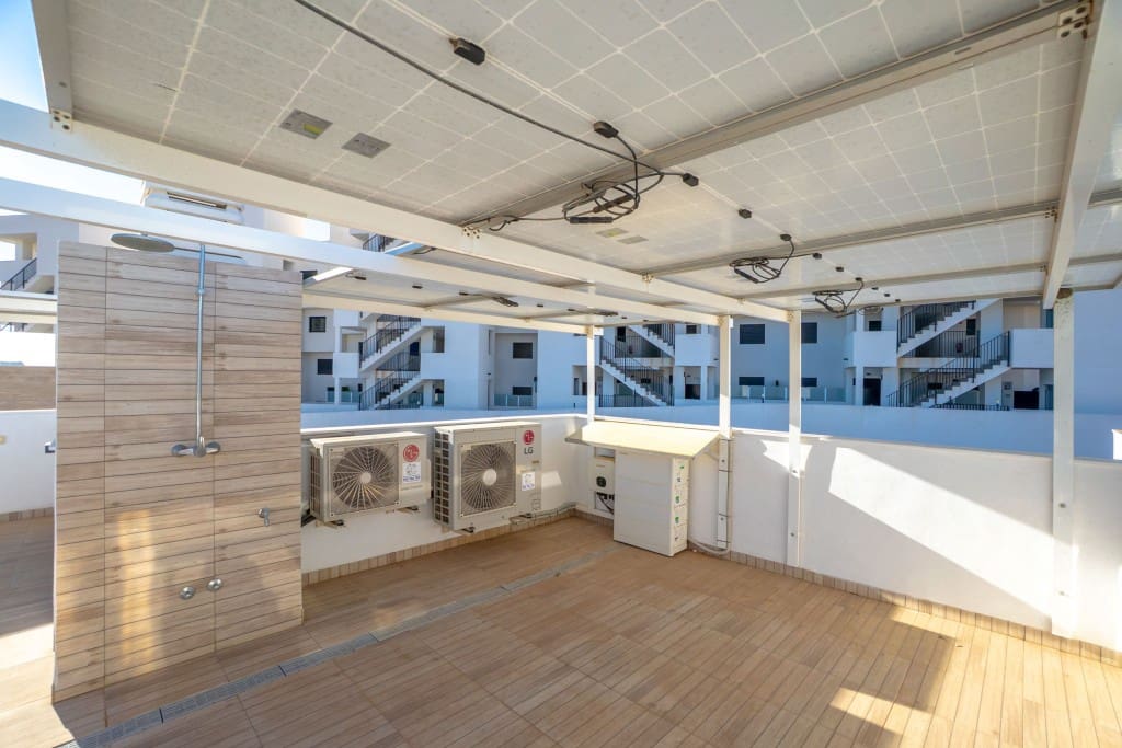 4 soverom Kjedet enebolig til salgs i Villamartin med svømmebasseng - € 499 900 (Ref: 9450246)