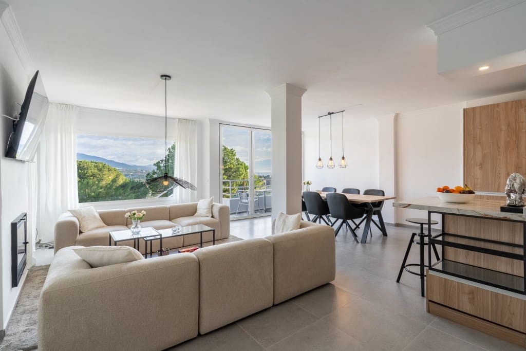 3 makuuhuone Huoneisto myytävänä paikassa Nueva Andalucia mukana uima-altaan - 749 000 € (Ref: 9450247)