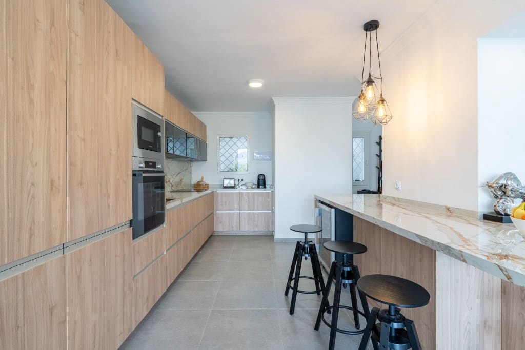 3 makuuhuone Huoneisto myytävänä paikassa Nueva Andalucia mukana uima-altaan - 749 000 € (Ref: 9450247)