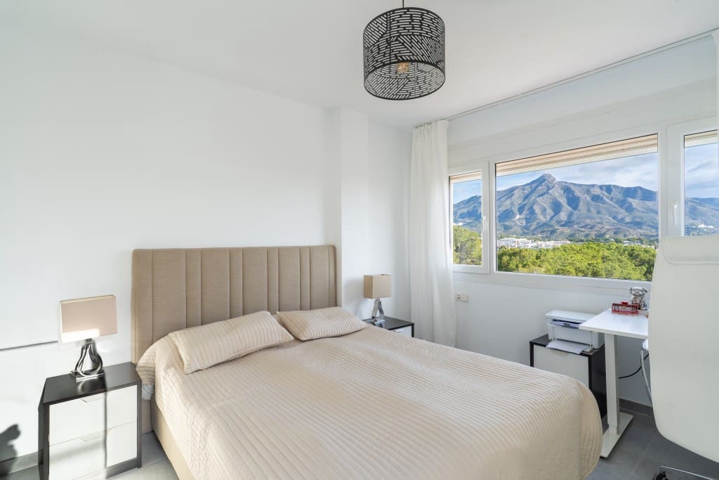 3 makuuhuone Huoneisto myytävänä paikassa Nueva Andalucia mukana uima-altaan - 749 000 € (Ref: 9450247)