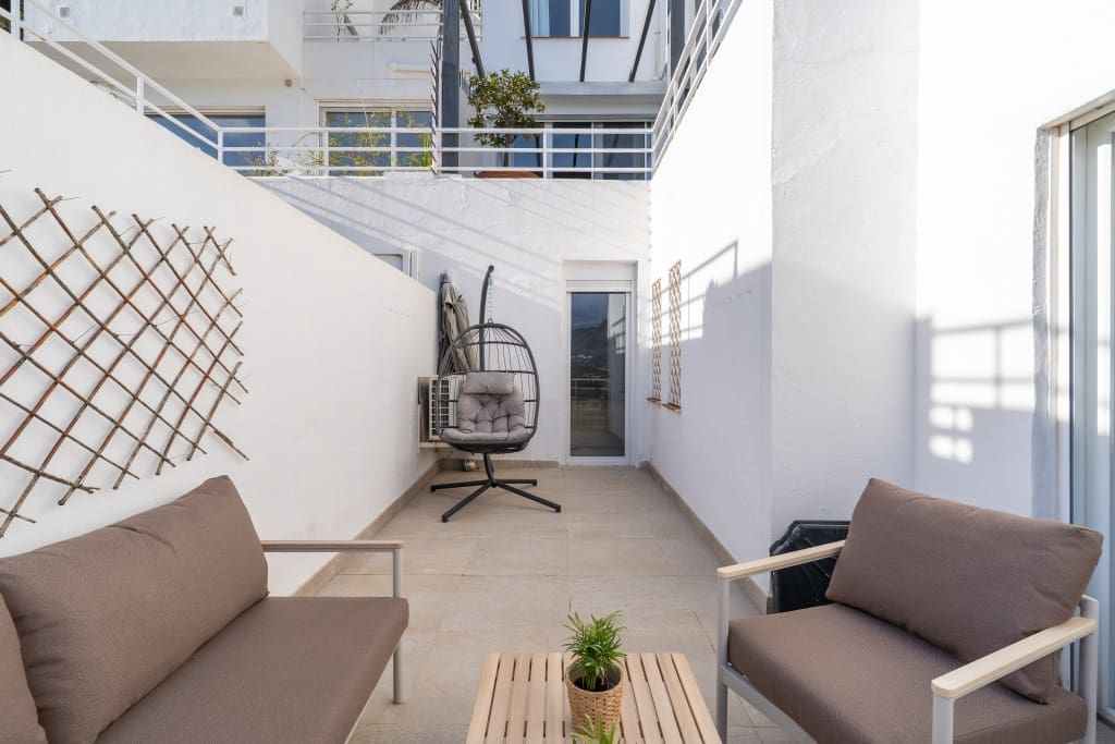 3 makuuhuone Huoneisto myytävänä paikassa Nueva Andalucia mukana uima-altaan - 749 000 € (Ref: 9450247)