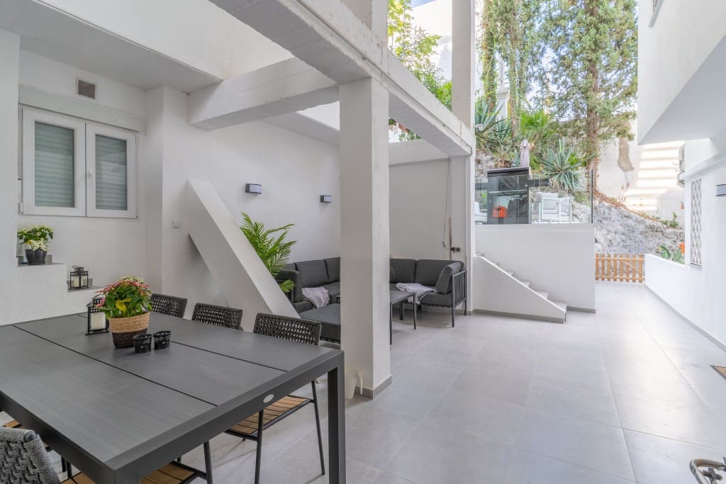 3 makuuhuone Huoneisto myytävänä paikassa Nueva Andalucia mukana uima-altaan - 749 000 € (Ref: 9450247)