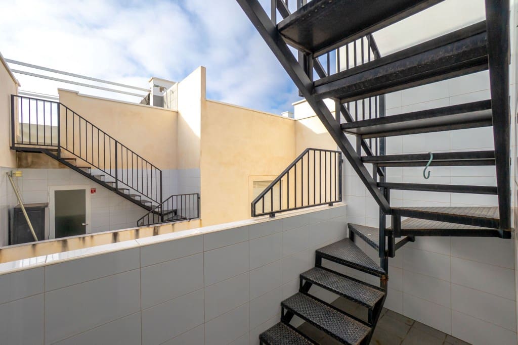 2 soverom Penthouse til salgs i Aguas Nuevas med svømmebasseng - € 239 999 (Ref: 9450248)