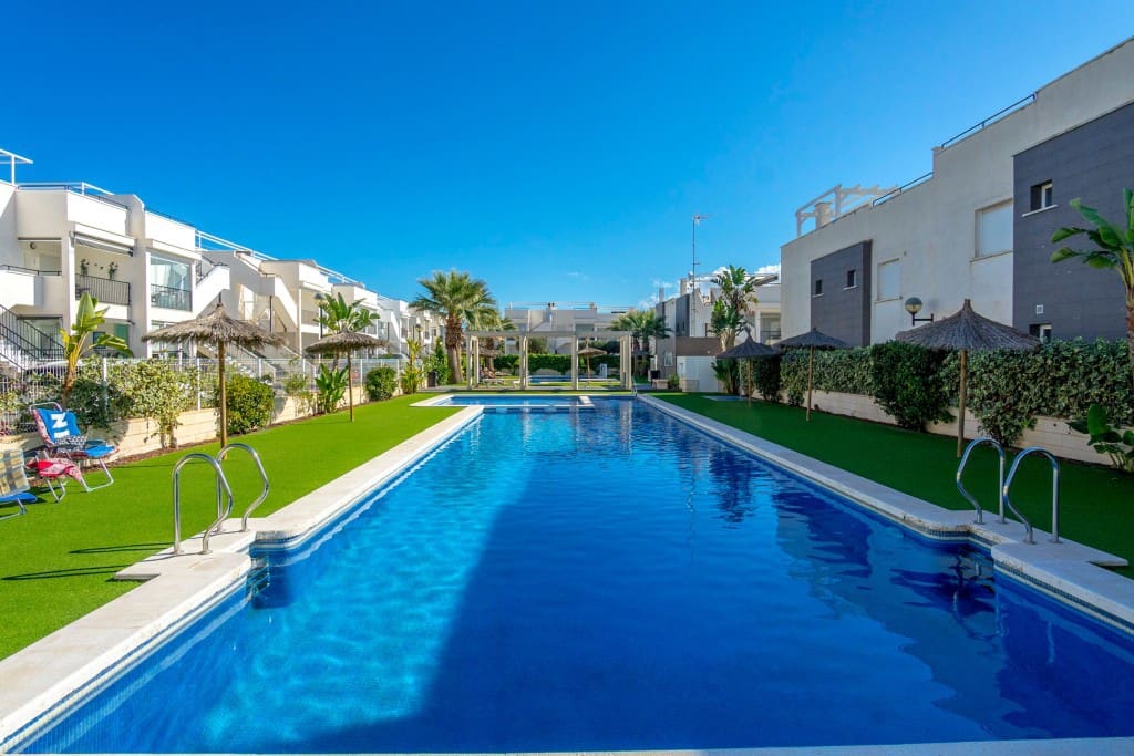 2 soverom Penthouse til salgs i Aguas Nuevas med svømmebasseng - € 239 999 (Ref: 9450248)