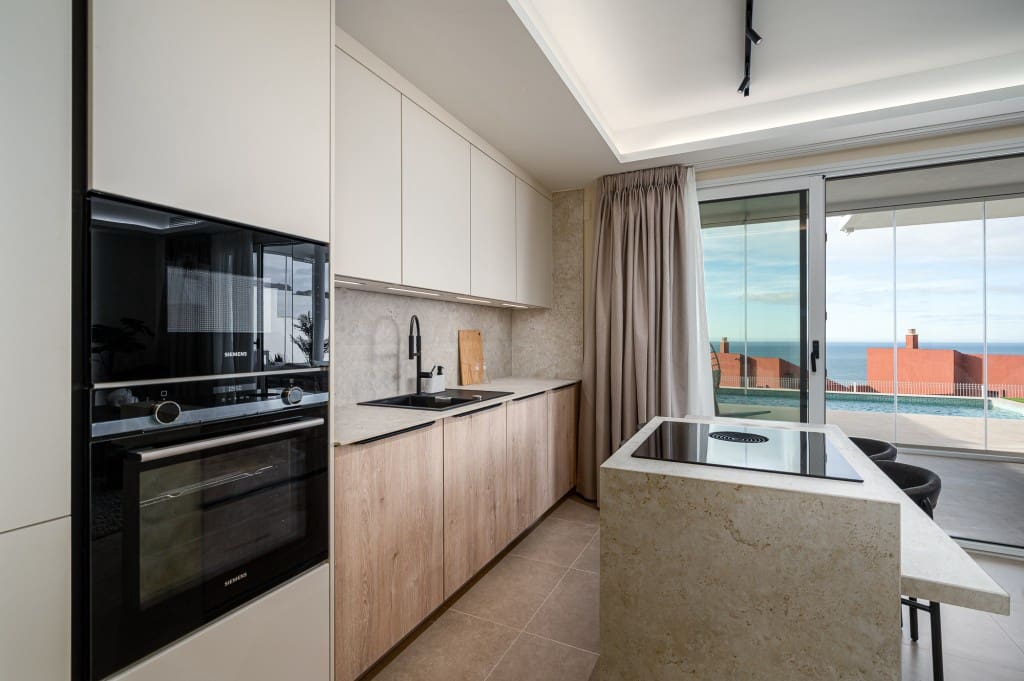 2 slaapkamer Appartement te koop in Nerja met zwembad - € 738.900 (Ref: 9450250)