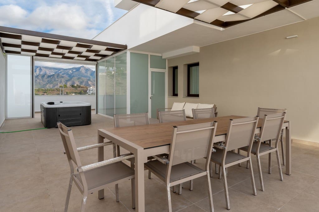 2 slaapkamer Appartement te koop in Nerja met zwembad - € 738.900 (Ref: 9450250)