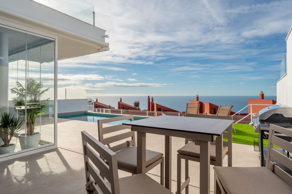 2 slaapkamer Appartement te koop in Nerja met zwembad - € 738.900 (Ref: 9450250)