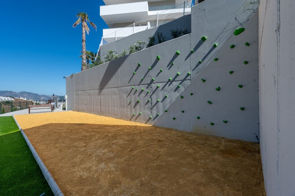 2 slaapkamer Appartement te koop in Nerja met zwembad - € 738.900 (Ref: 9450250)