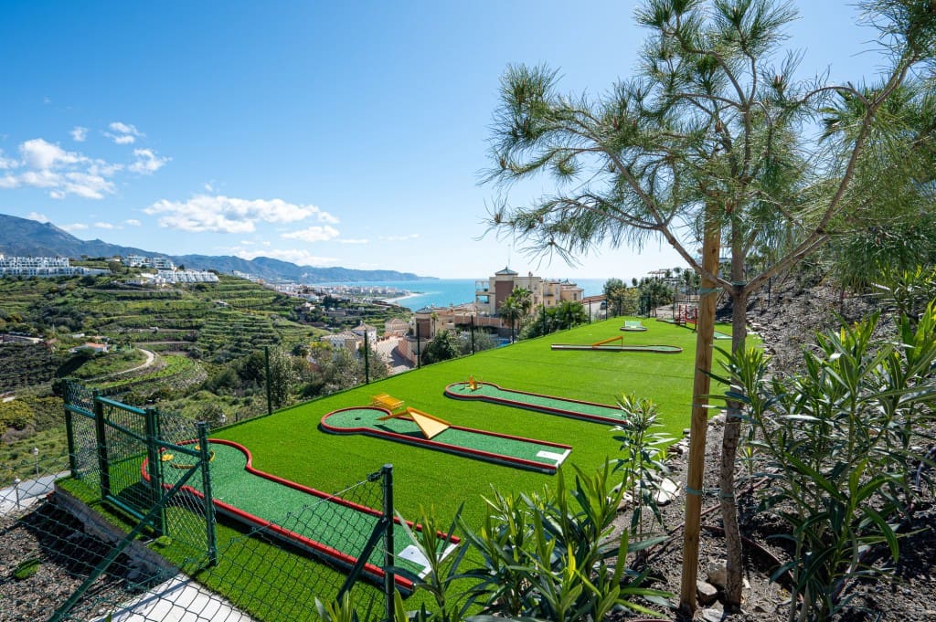 2 slaapkamer Appartement te koop in Nerja met zwembad - € 738.900 (Ref: 9450250)