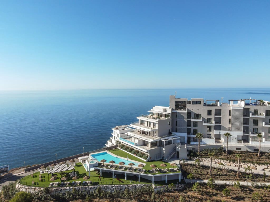 2 slaapkamer Appartement te koop in Nerja met zwembad - € 738.900 (Ref: 9450250)