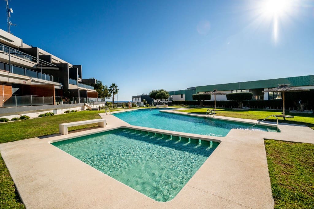 2 sovrum Lägenhet till salu i Villamartin med pool - 259 900 € (Ref: 9450251)