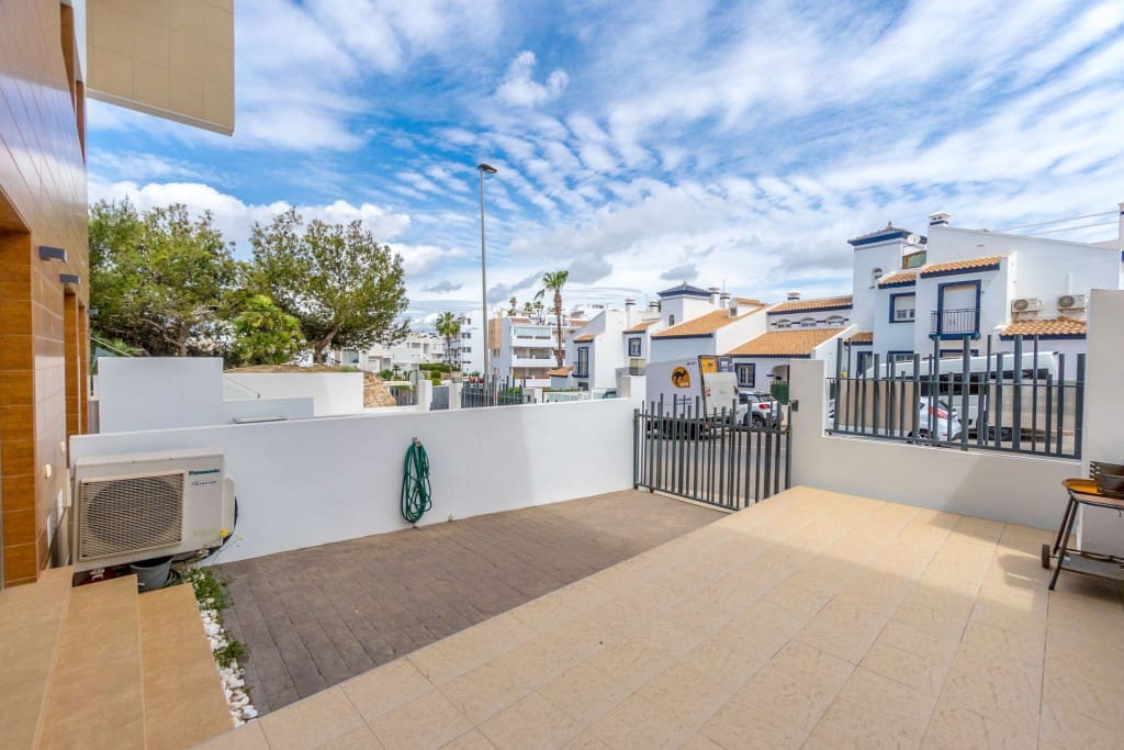 2 sovrum Lägenhet till salu i Villamartin med pool - 259 900 € (Ref: 9450251)