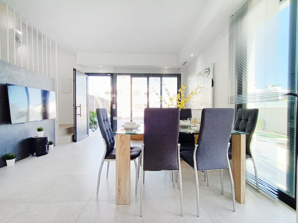 3 sovrum Semi-fristående Villa till salu i Villamartin med pool - 410 000 € (Ref: 9455915)