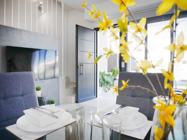 3 chambre Villa/Maison Semi-Mitoyenne à vendre à Villamartin, Orihuela avec piscine - 410 000 € (Ref: 9455915)