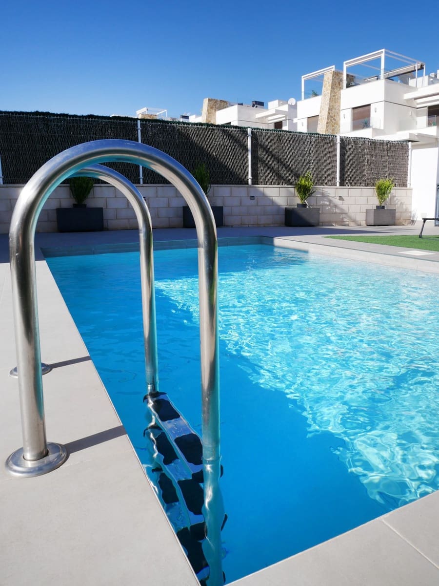 3 sovrum Semi-fristående Villa till salu i Villamartin med pool - 410 000 € (Ref: 9455915)