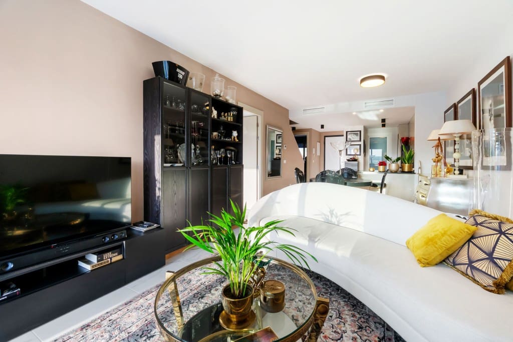 2 makuuhuone Kattohuoneisto myytävänä paikassa Playa Flamenca mukana uima-altaan 
autotalli - 499 000 € (Ref: 9455916)